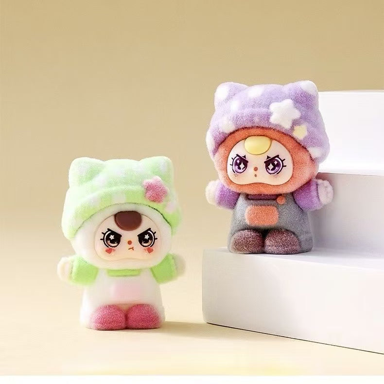 Flocked polka dot hat cat cute figurine, cartoon adorable desktop decoration, trendy collectible toy, creative gift, wholesale