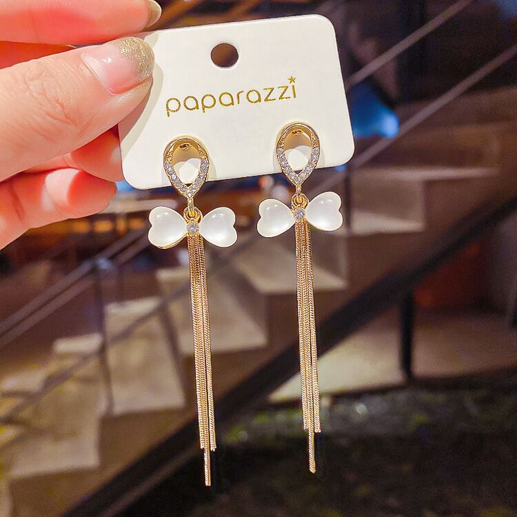 E13,925 Silver Needle Earrings D