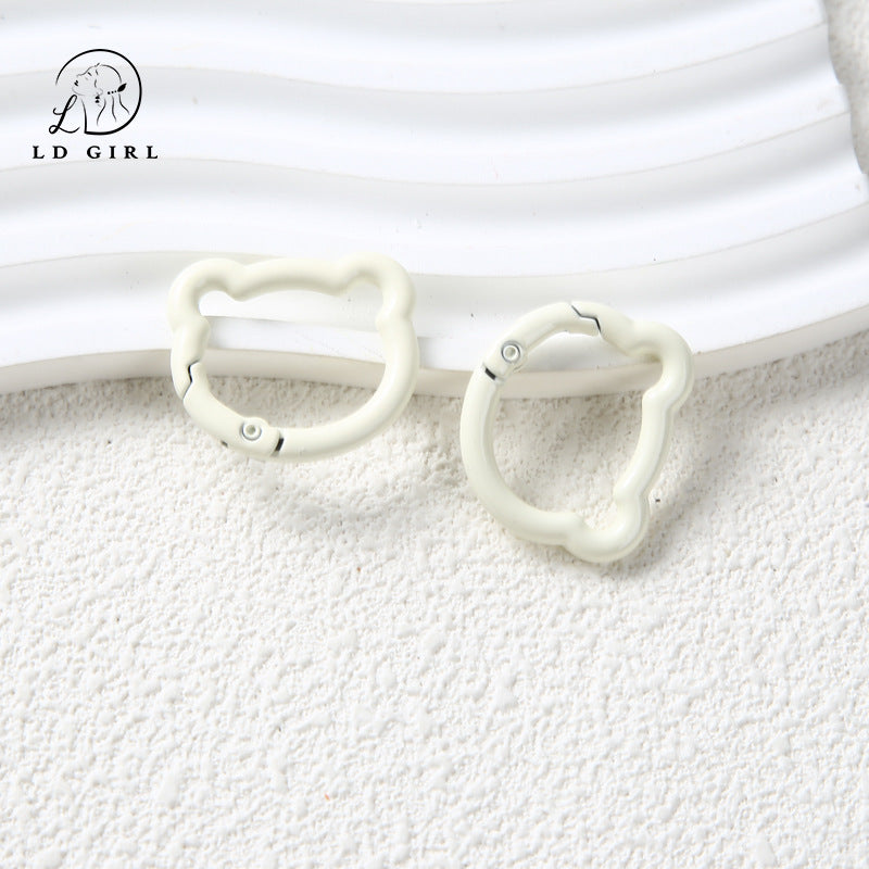 A bear spring buckle, split ring