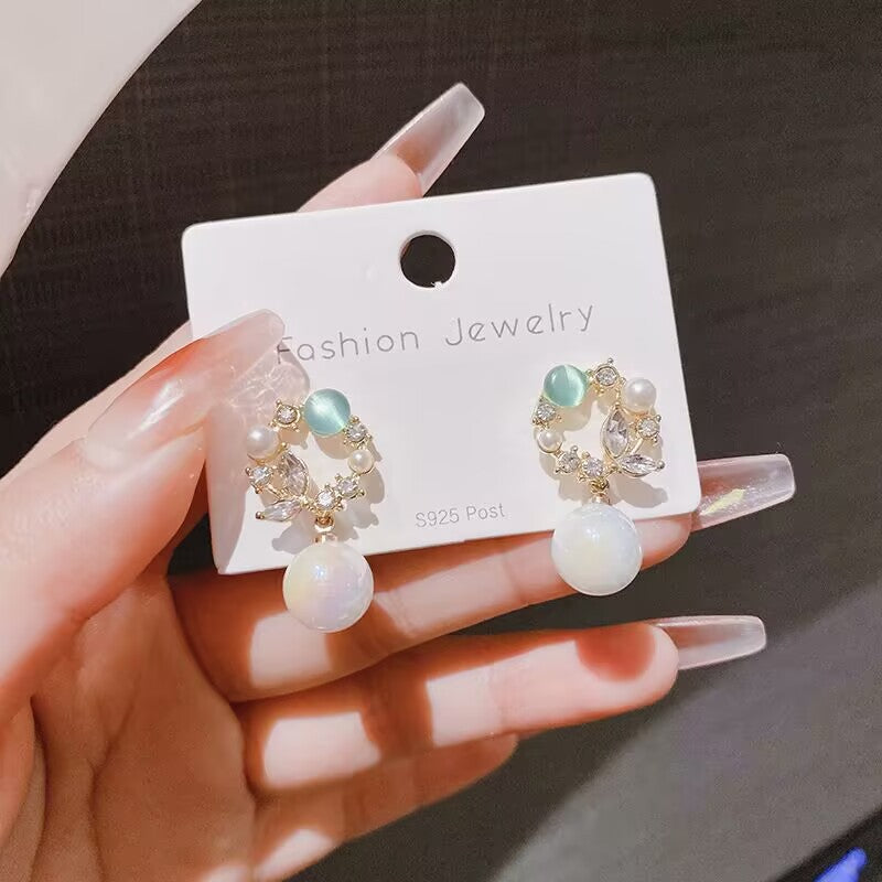 E12,925 Silver Needle Geometric Pearl Earrings G