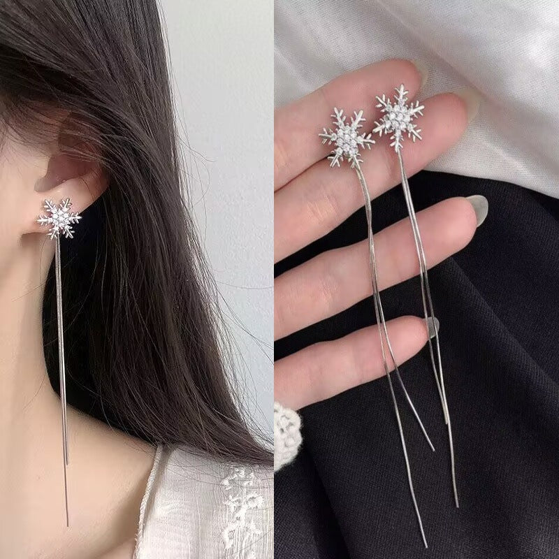 E13,925 Silver Needle Earrings D