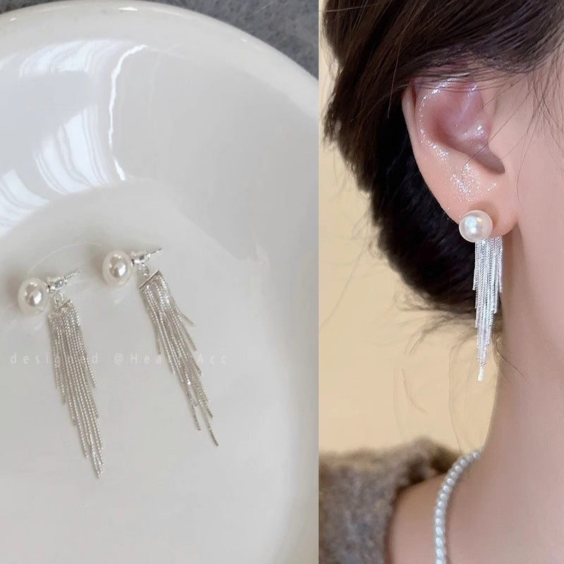 E13,925 Silver Needle Earrings D