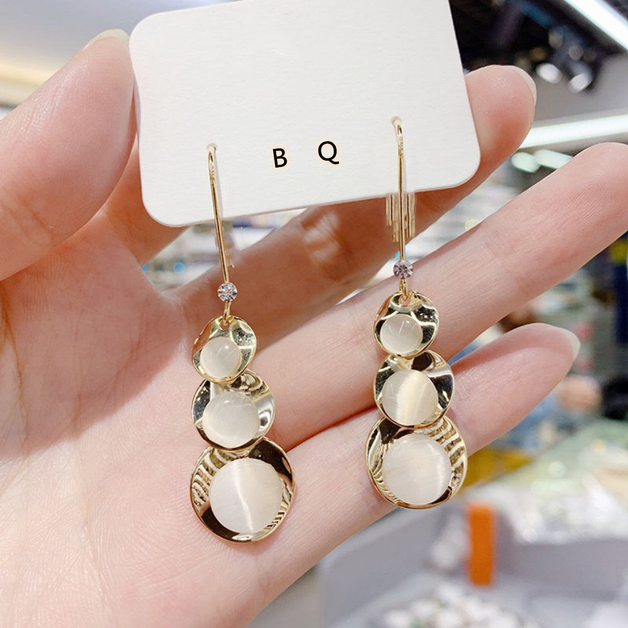 E12,925 Silver Needle Geometric Pearl Earrings G