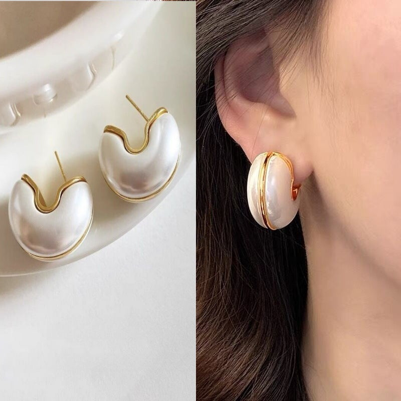 E12,925 Silver Needle Geometric Pearl Earrings G