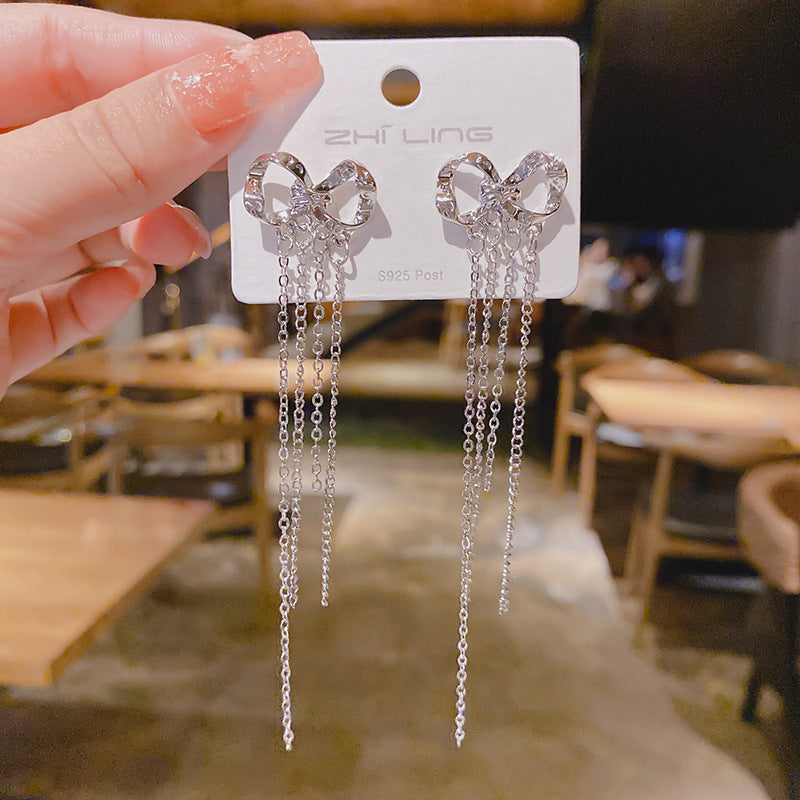 E13,925 Silver Needle Earrings D