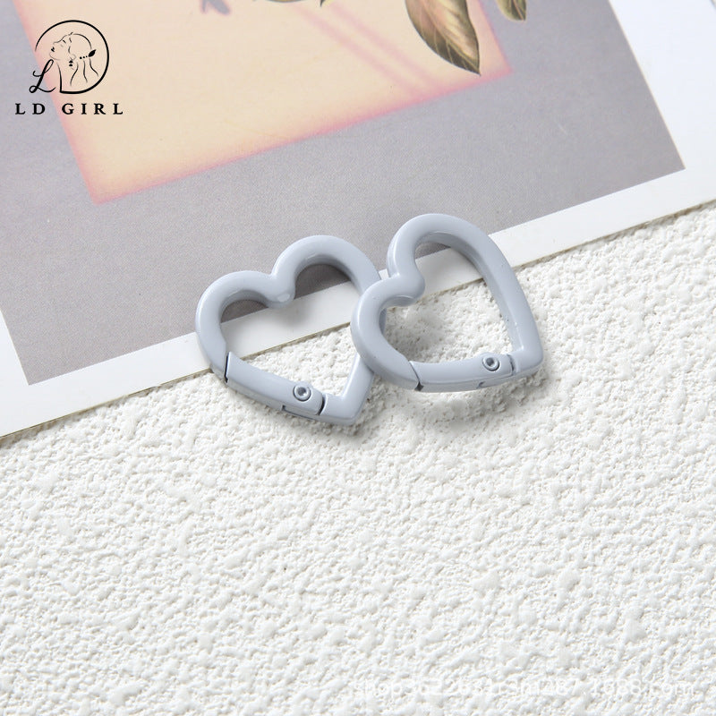 A heart-shaped spring chain, keychain