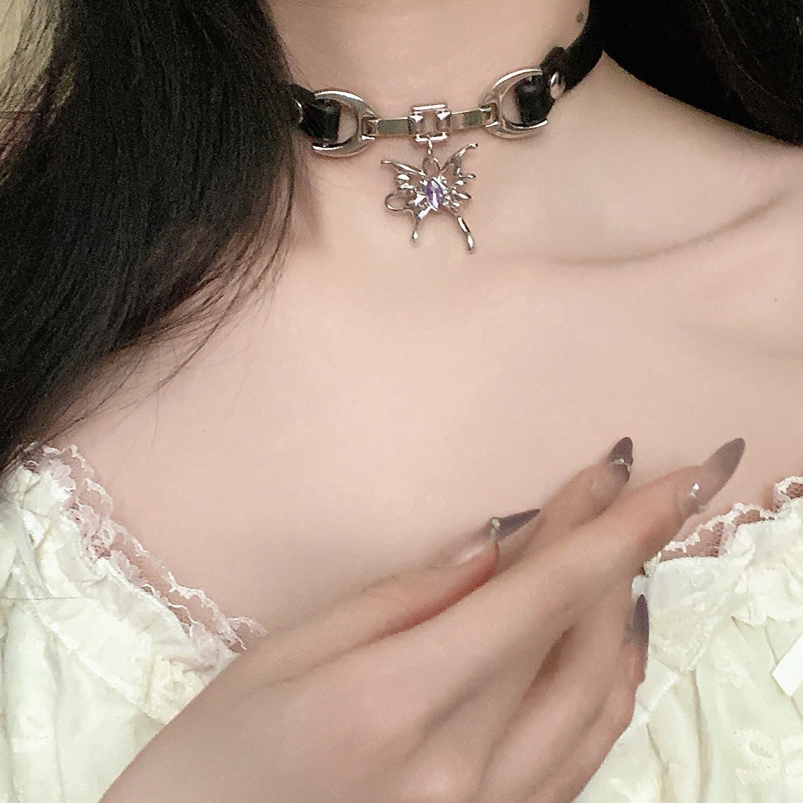 N1,Pendant necklace with long flowing chain