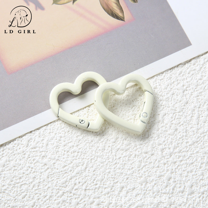 A heart-shaped spring chain, keychain