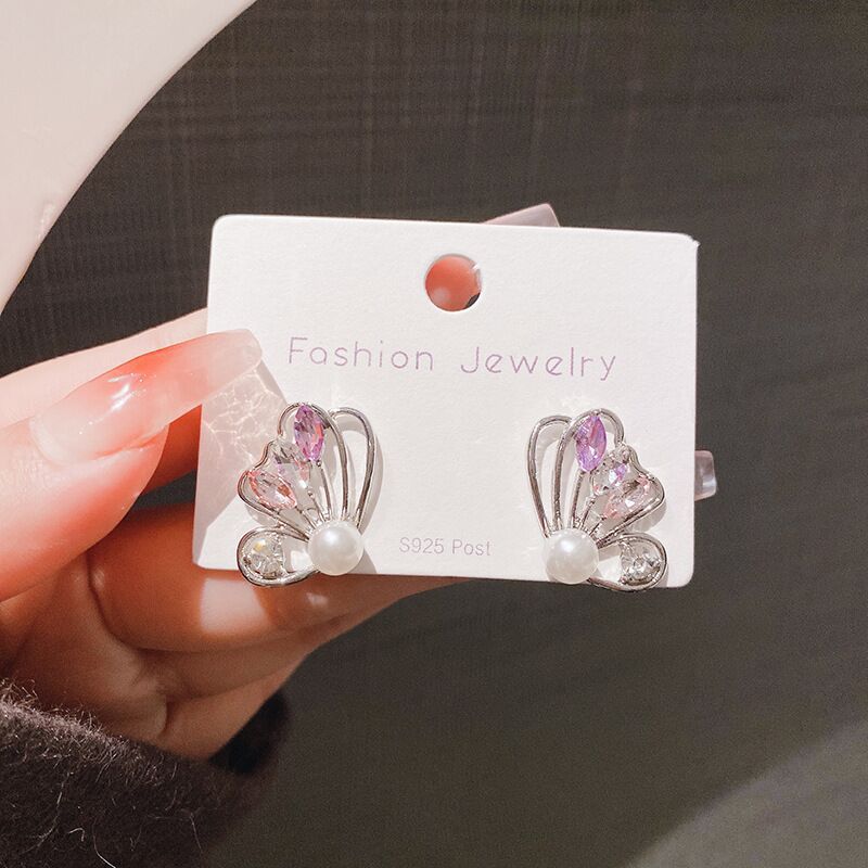 E15,925 Silver Needle Earrings  A