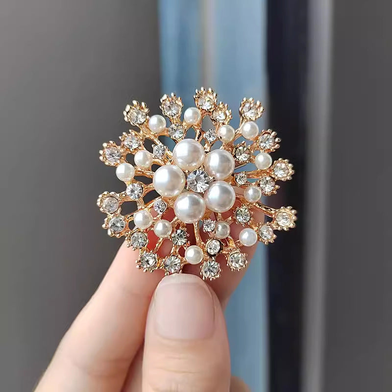 30-Type diamond-encrusted tulip, rose and other brooches