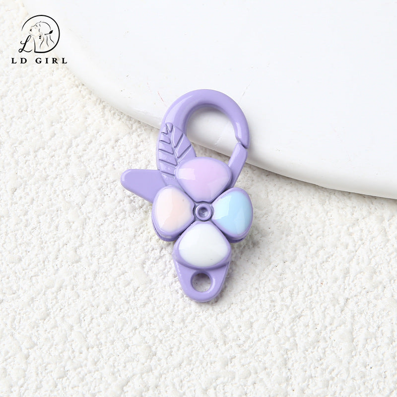A Four-leaf clover spring buckle, hanging buckle, jewelry accessories, mobile phone chain, keychain