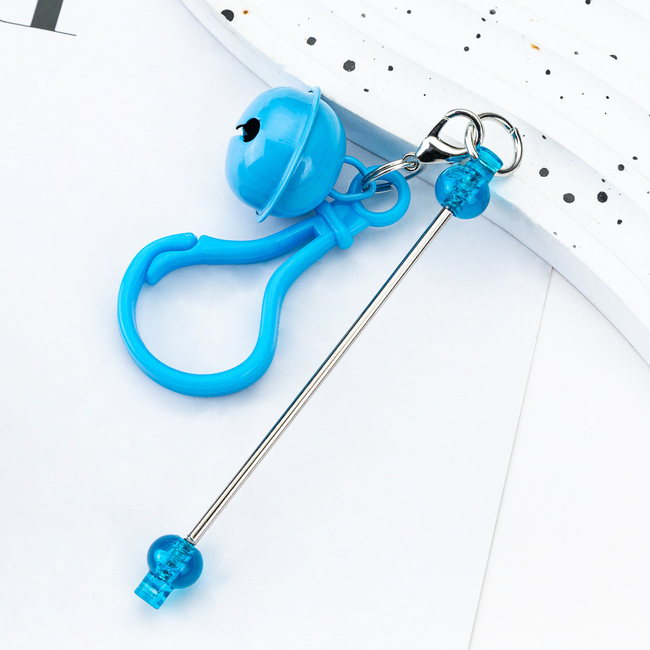 15-Color DIY bell keychain, handmade beaded color keychain, cute accessories, bag pendant, plastic keychain.