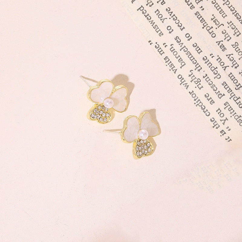 E13,925 Silver Needle Earrings D
