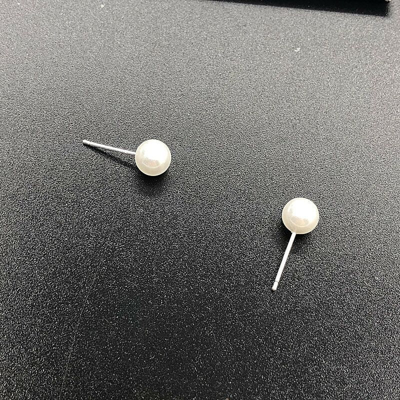 E12,925 Silver Needle Geometric Pearl Earrings G