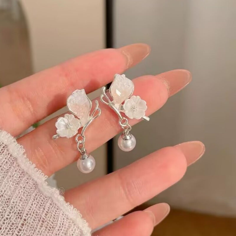 E14,925 Silver Needle Earrings B