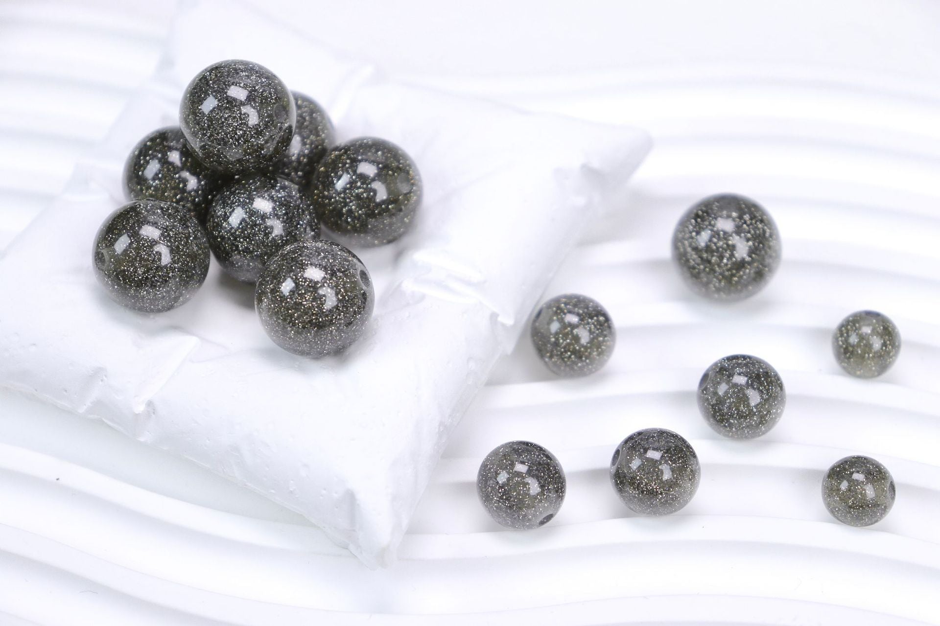 NO.18 Super Sparkly Diamond Resin Beads 钻砂