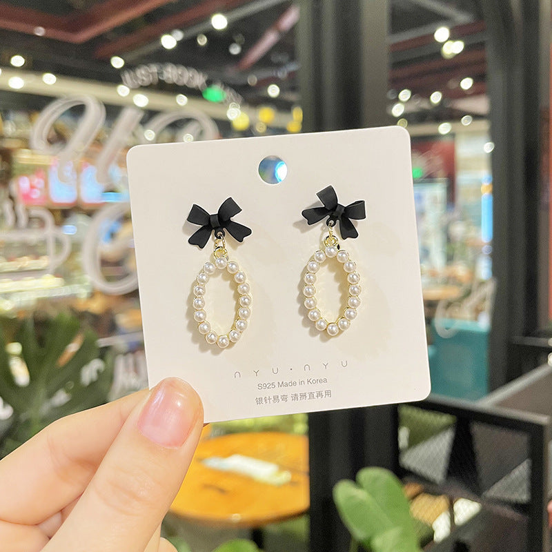 E13,925 Silver Needle Earrings D