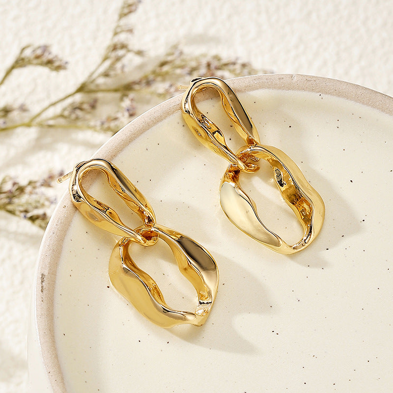 Gold flower earrings, fashionable commuting, versatile, stud earrings, light luxury earrings.