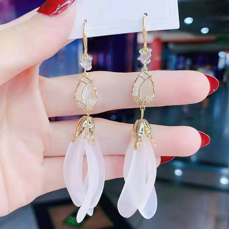 E14,925 Silver Needle Earrings B