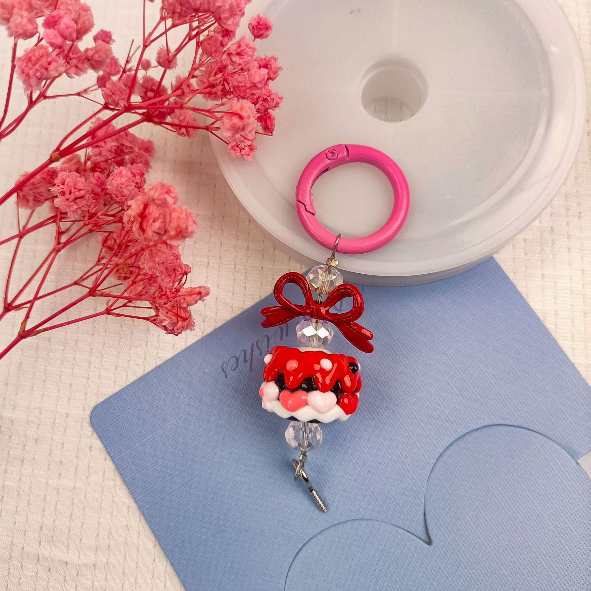 Cute hand-painted beads, pendants, mobile phone jewelry, accessories alloy buckles