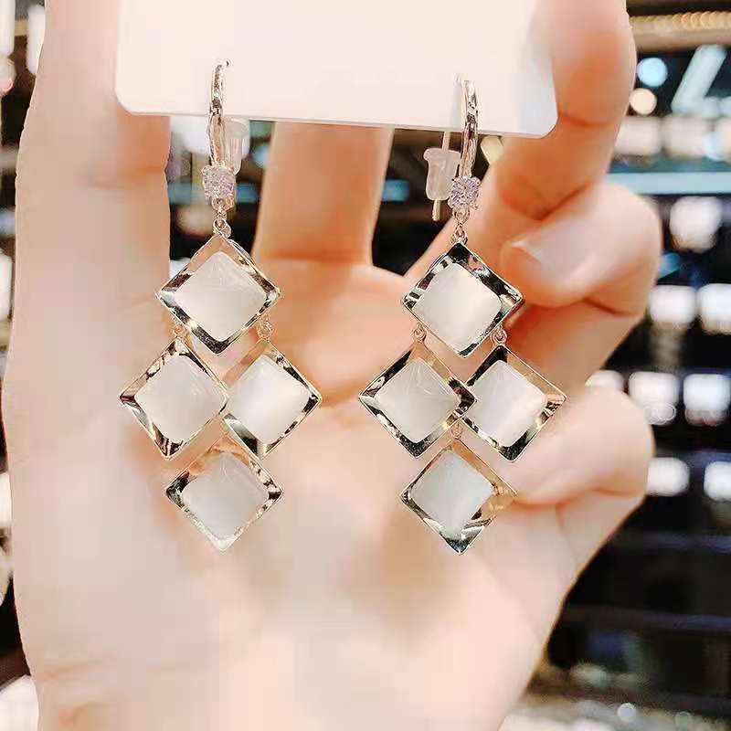 E14,925 Silver Needle Earrings B