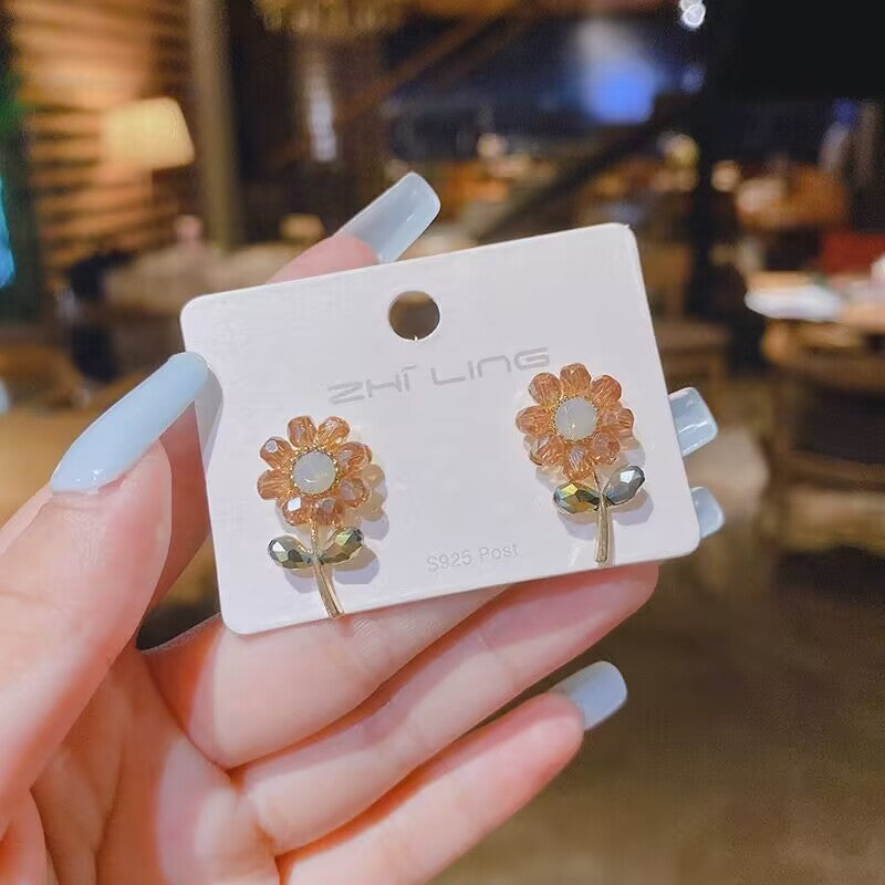 E13,925 Silver Needle Earrings D