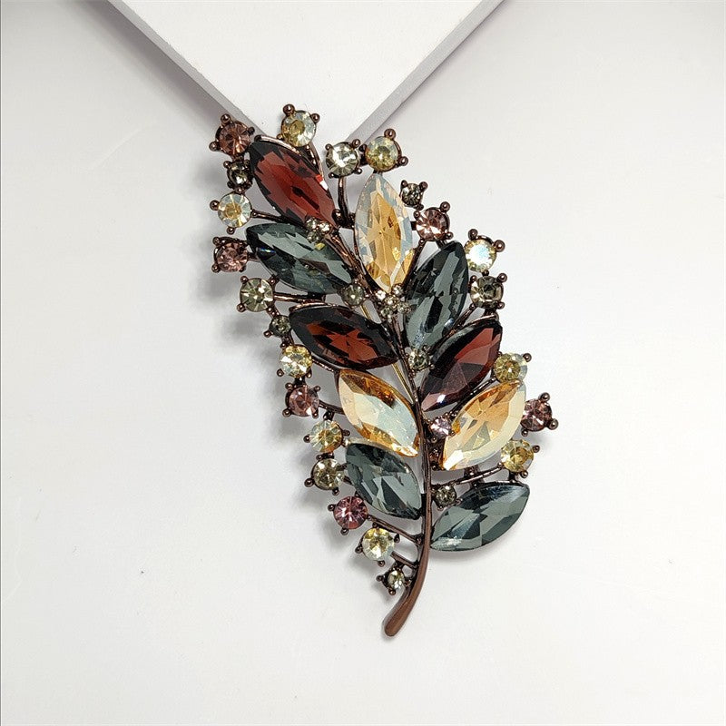 New Vintage Fashion Rhinestone Elegant Cheongsam Brooch High-End Exquisite Feather Pin