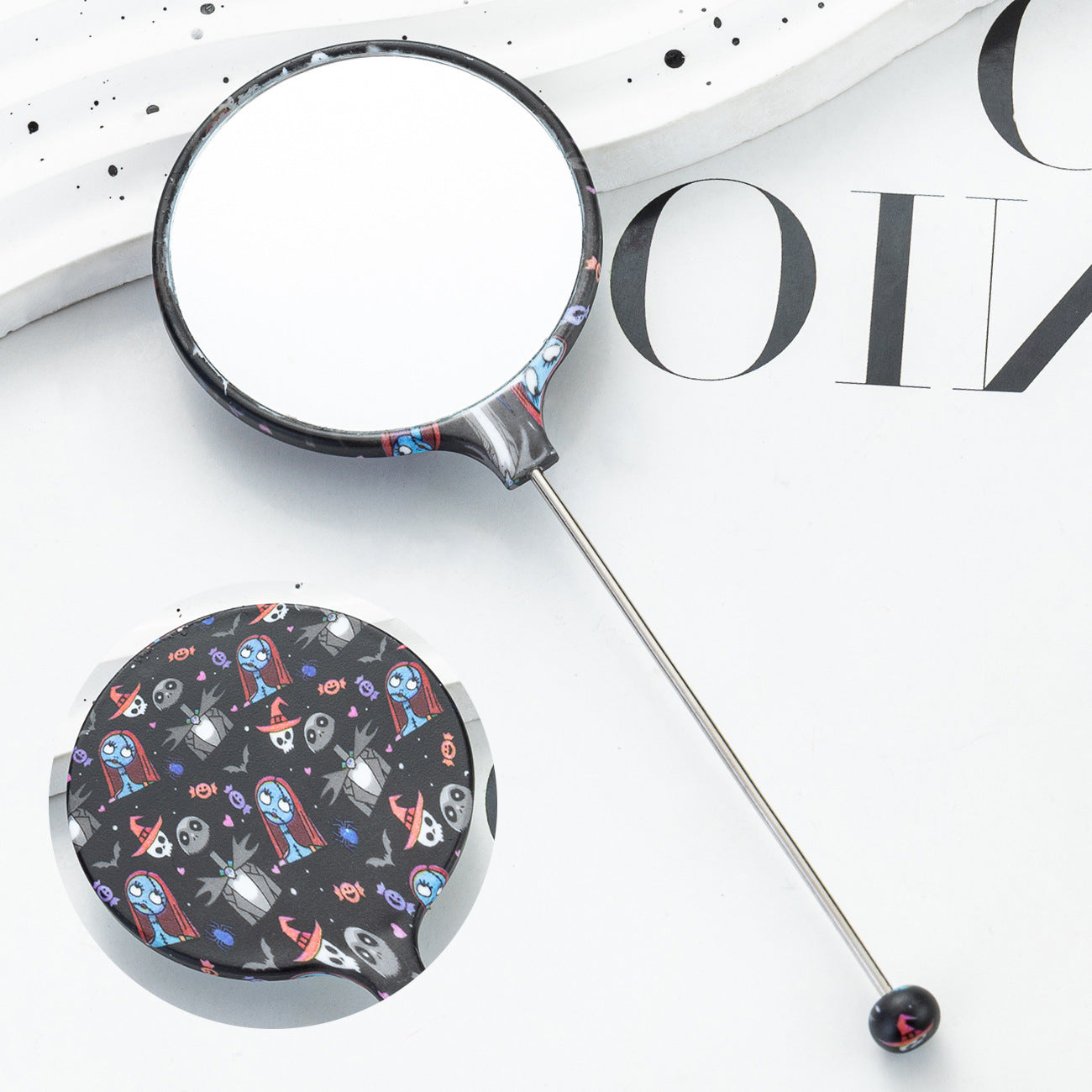 Multi-color hand-held round DIY small mirror, portable high definition mirror hand-held mirror, Christmas and Halloween pattern mirror 14.6 * 5.4CM