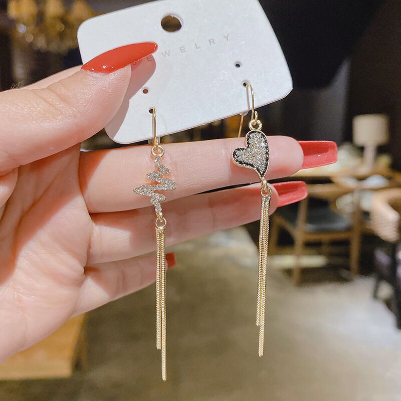 E14,925 Silver Needle Earrings B