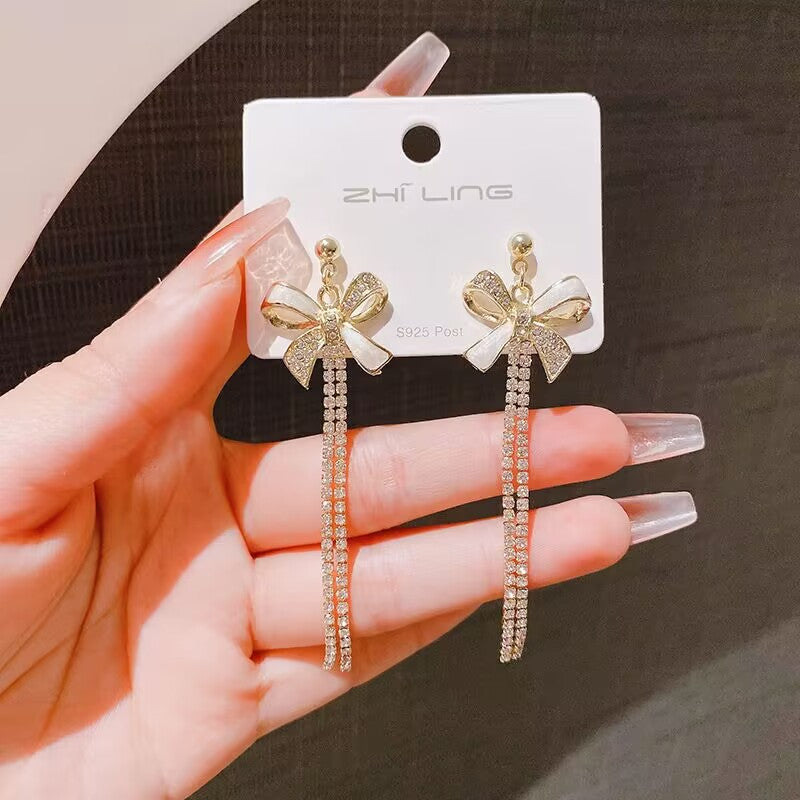 E14,925 Silver Needle Earrings B