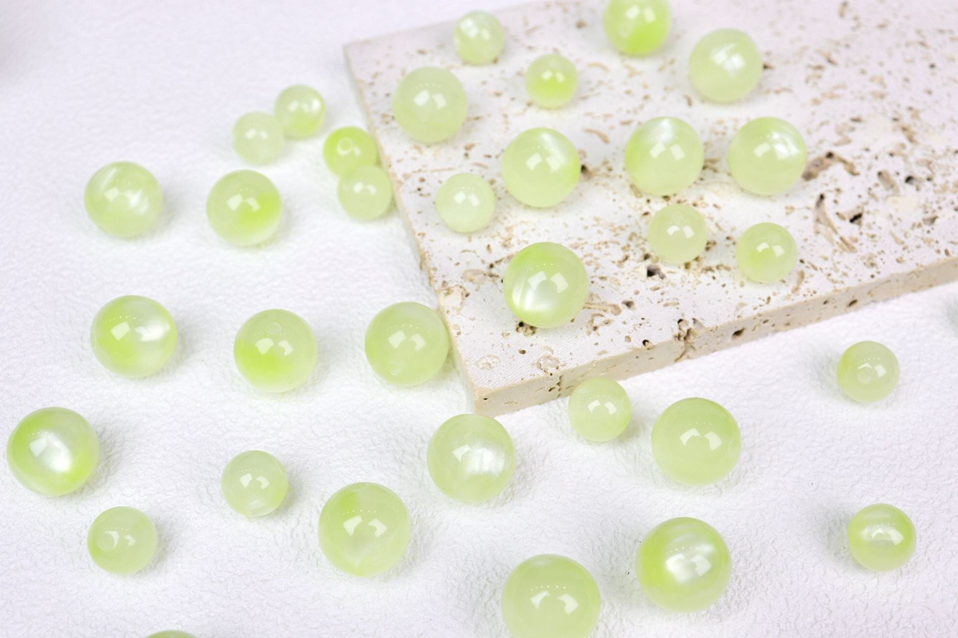 NO.1 Glow-in-the-dark  Resin Beads A 夜光玲珑