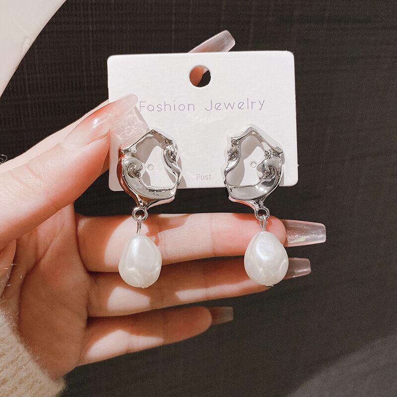 E14,925 Silver Needle Earrings B