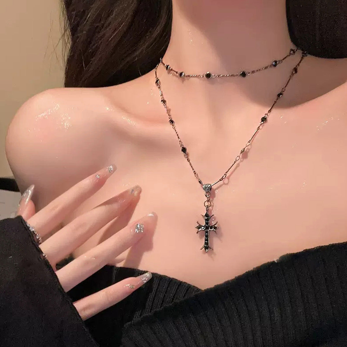 N1,Pendant necklace with long flowing chain