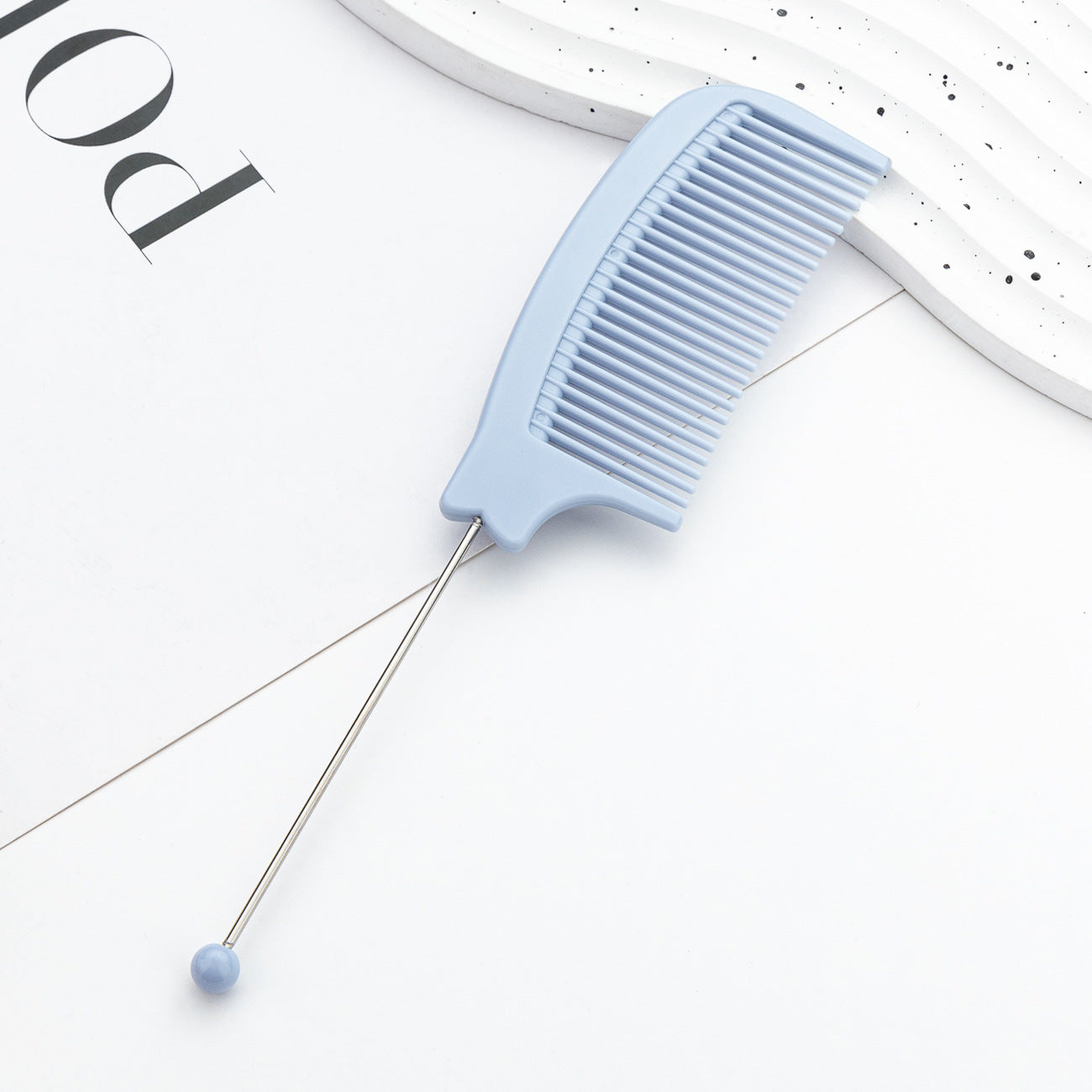 DIY multicolor beaded comb