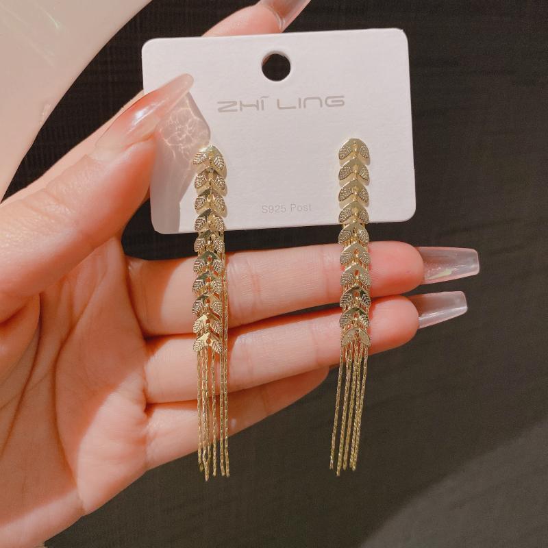 E14,925 Silver Needle Earrings B