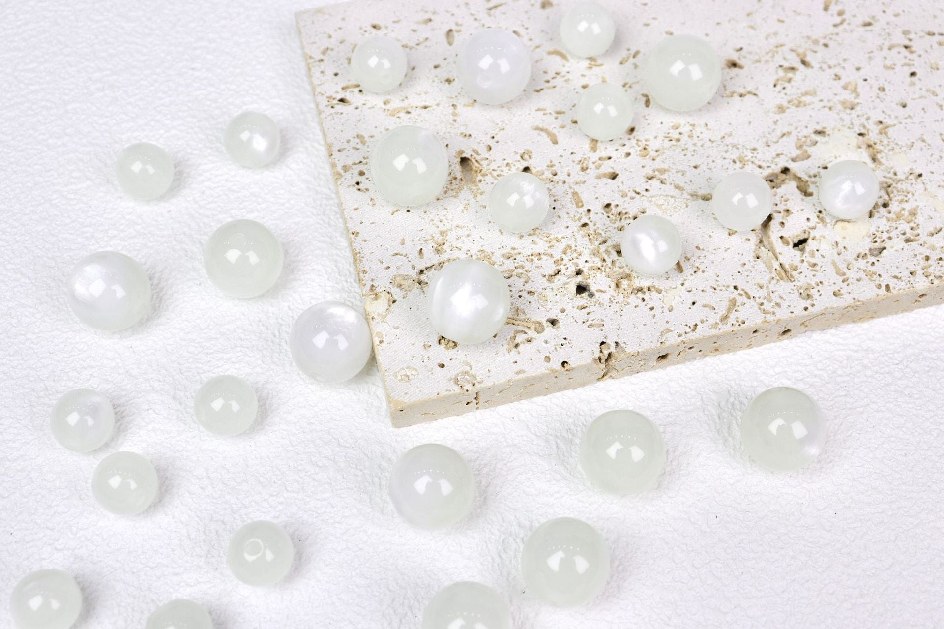 NO.1 Glow-in-the-dark  Resin Beads A 夜光玲珑