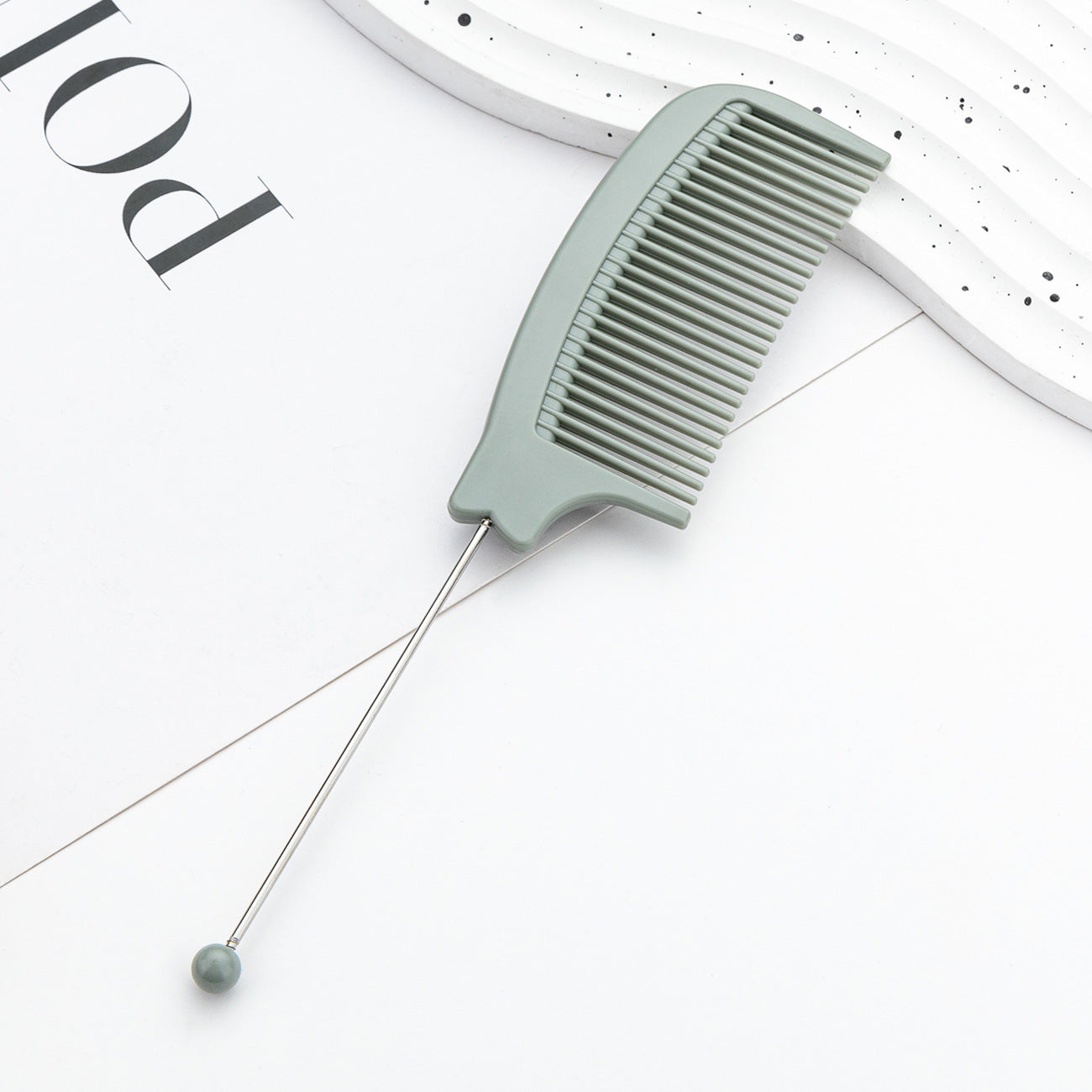 DIY multicolor beaded comb