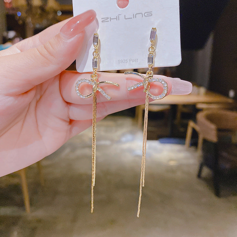 E14,925 Silver Needle Earrings B