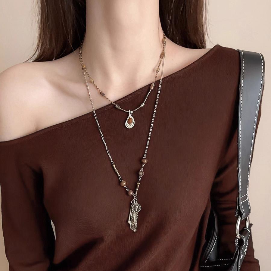 N1,Pendant necklace with long flowing chain