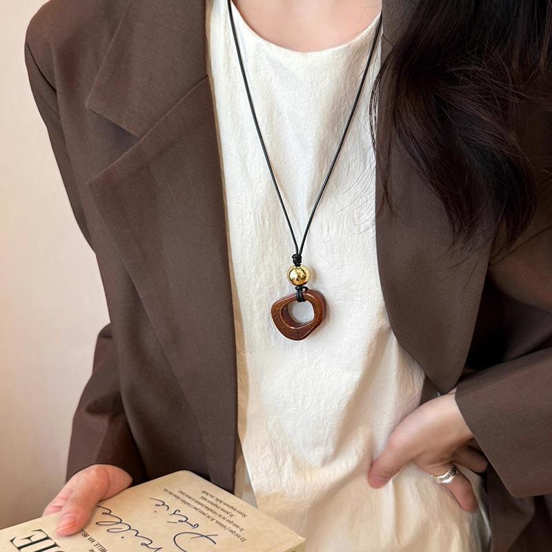 N1,Pendant necklace with long flowing chain