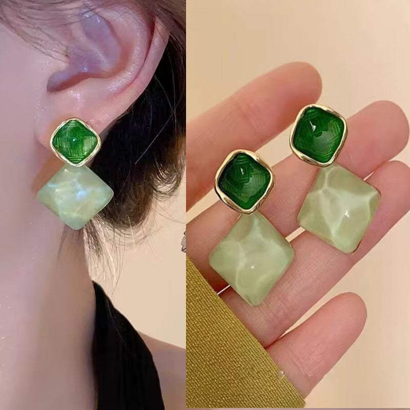 E13,925 Silver Needle Earrings D