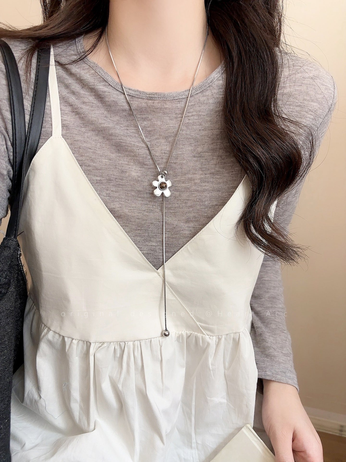 N1,Pendant necklace with long flowing chain