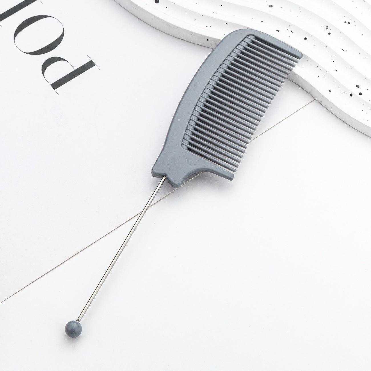 DIY multicolor beaded comb