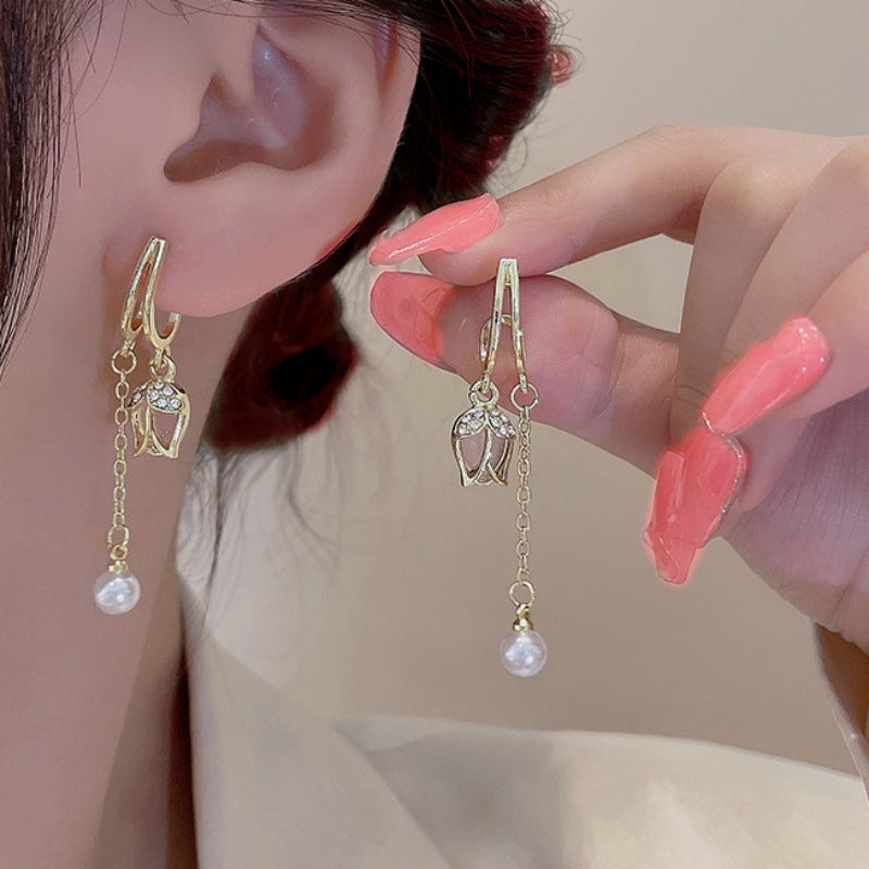 E14,925 Silver Needle Earrings B