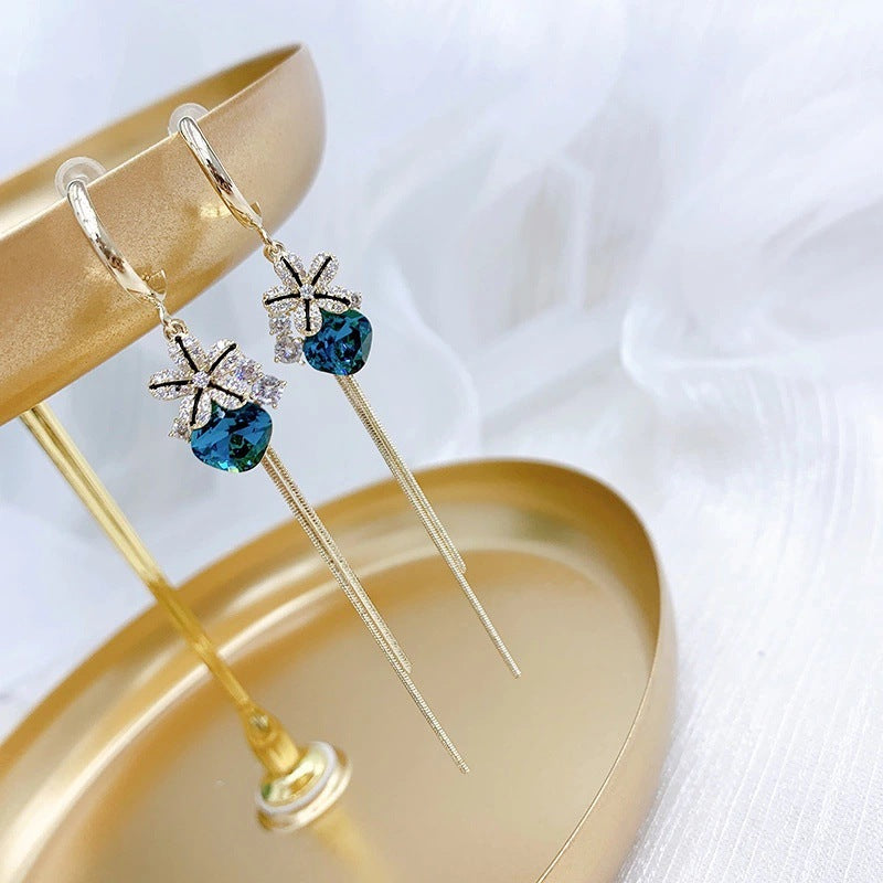 E15,925 Silver Needle Earrings  A