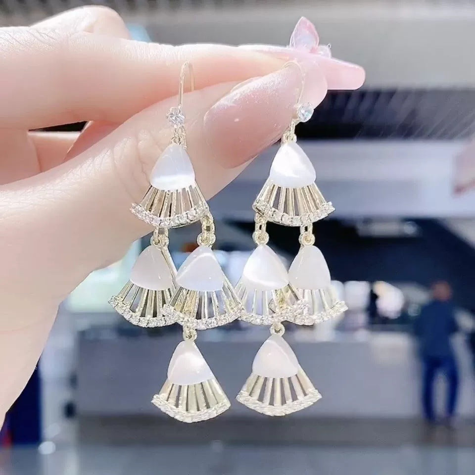 E14,925 Silver Needle Earrings B