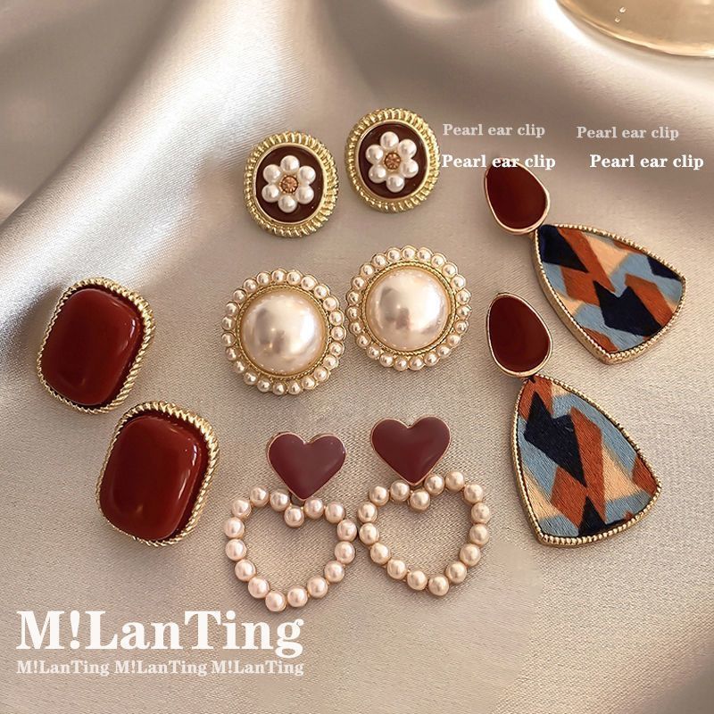 E11,earrings