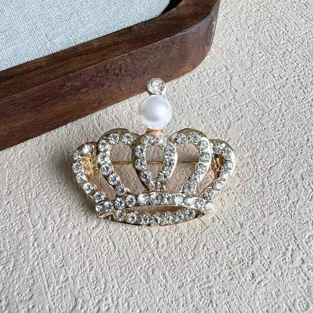 30-Type diamond-encrusted tulip, rose and other brooches