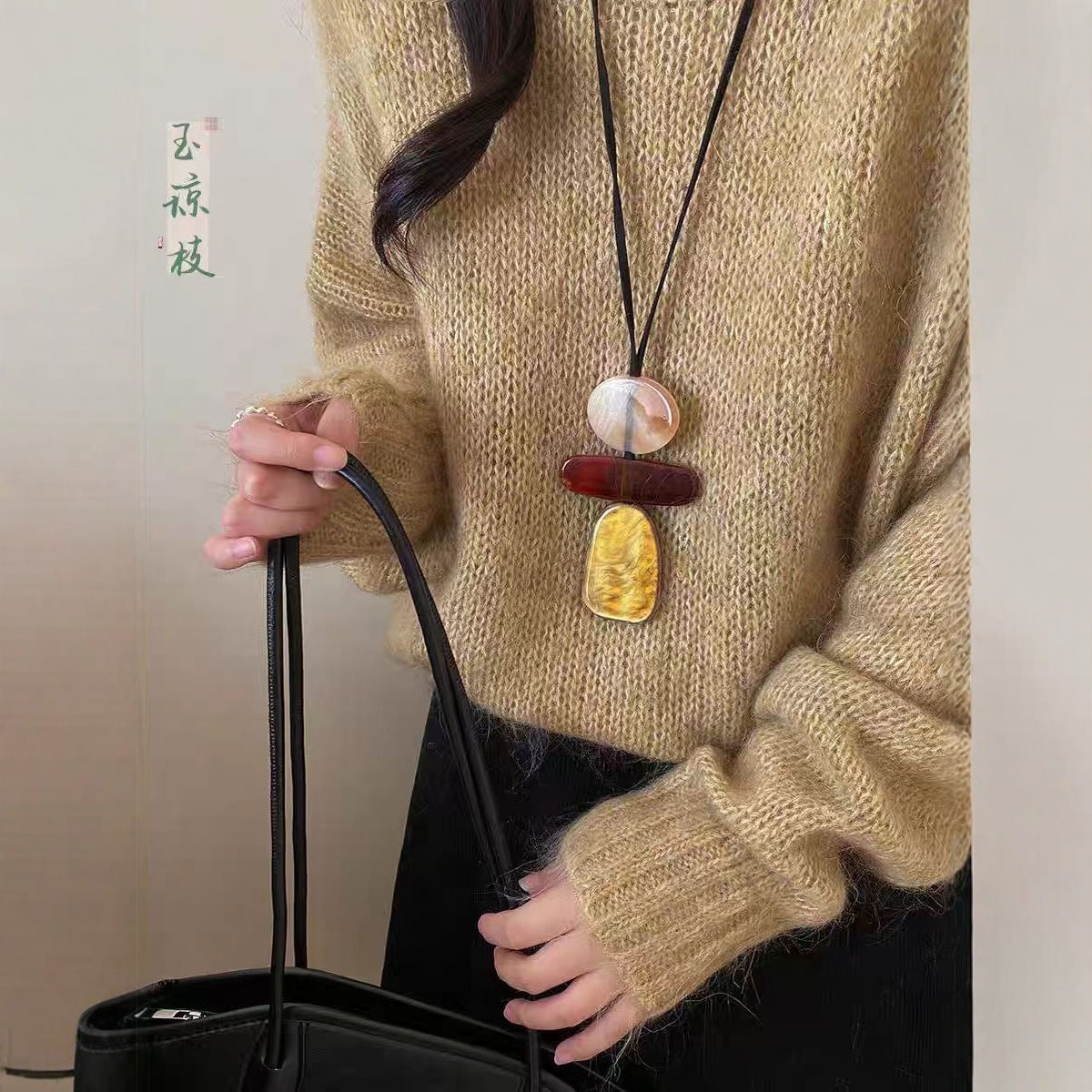 N1,Pendant necklace with long flowing chain