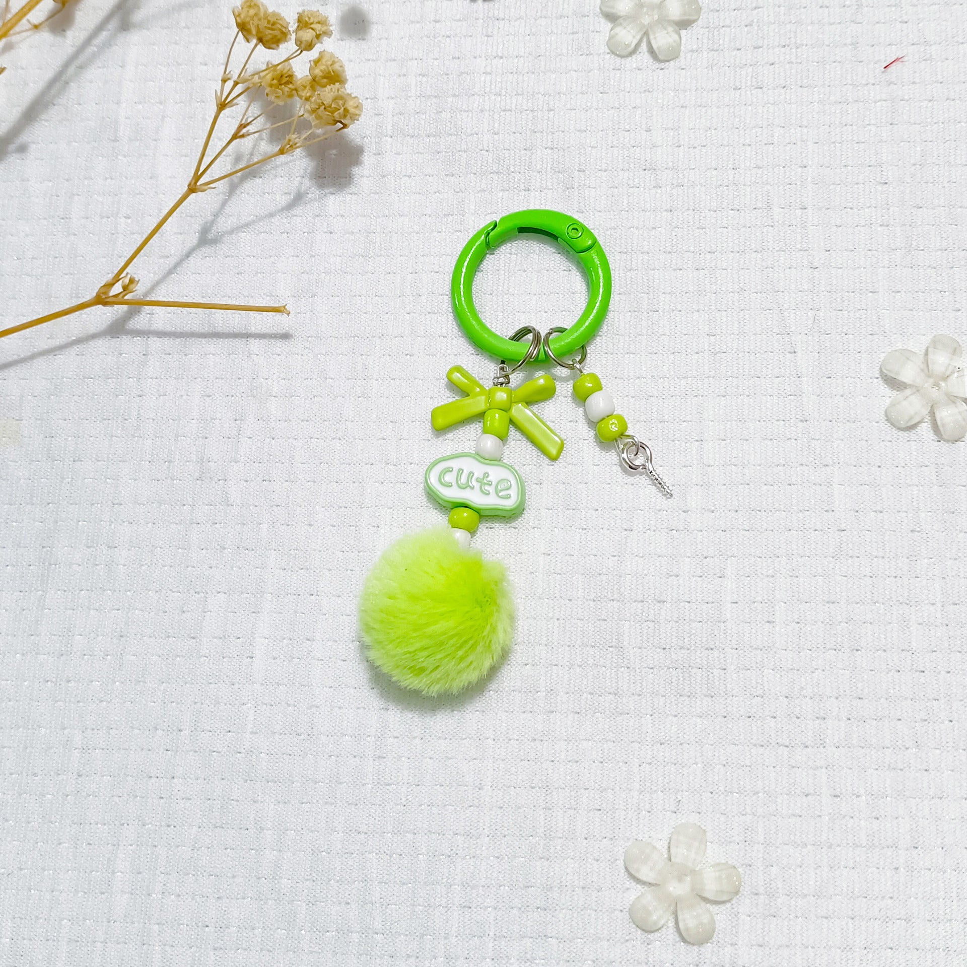 Color hairball keychain, mobile phone chain, DIY bag pendant car keychain